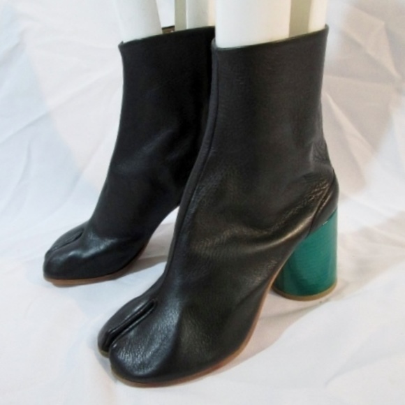 Maison Martin Margiela Shoes - NEW MAISON MARTIN MARGIELA Split Toe Tabi Bootie
